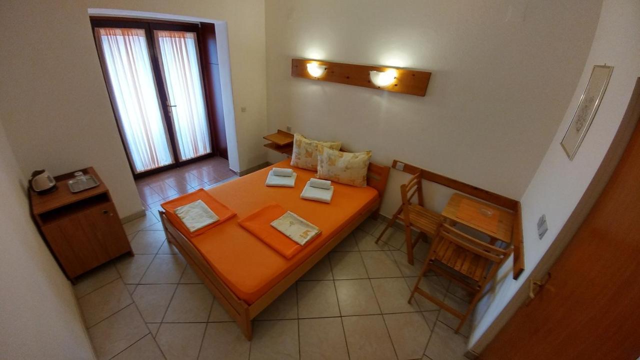 Apartments And Rooms Bova Baška Εξωτερικό φωτογραφία