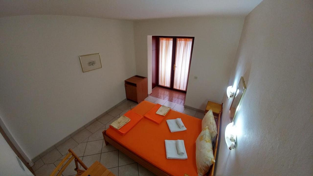 Apartments And Rooms Bova Baška Εξωτερικό φωτογραφία