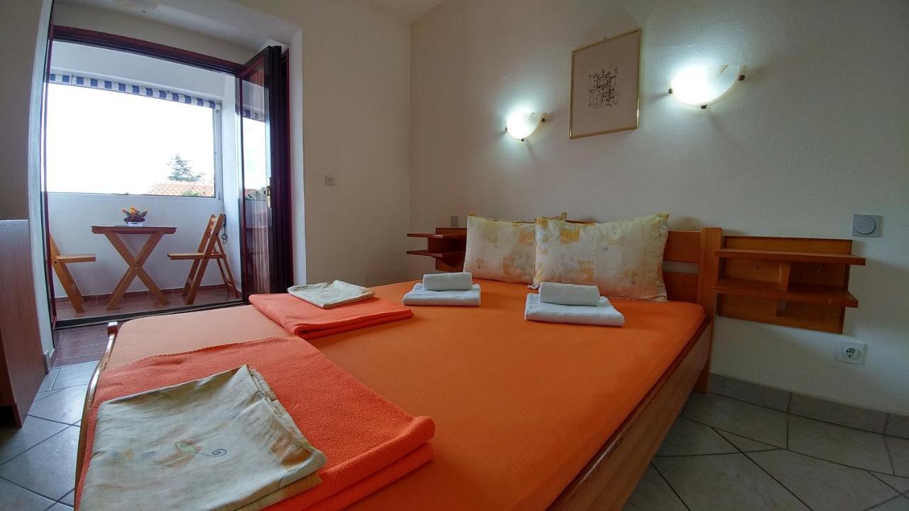Apartments And Rooms Bova Baška Εξωτερικό φωτογραφία
