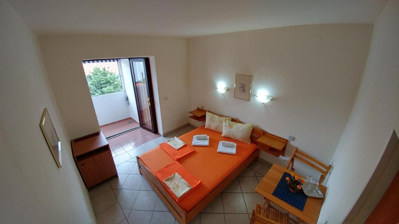 Apartments And Rooms Bova Baška Εξωτερικό φωτογραφία