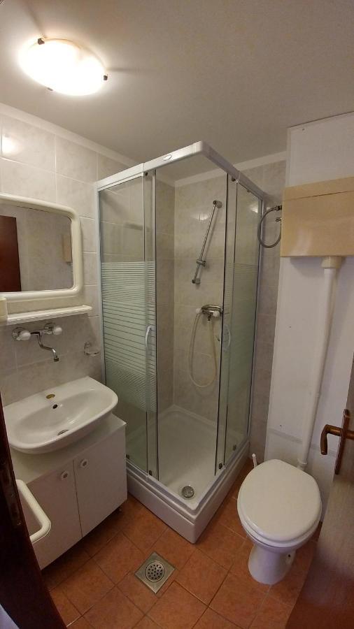 Apartments And Rooms Bova Baška Εξωτερικό φωτογραφία