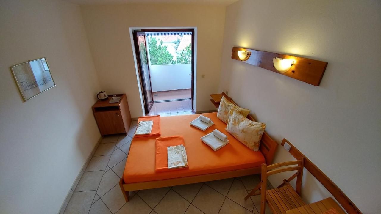 Apartments And Rooms Bova Baška Εξωτερικό φωτογραφία