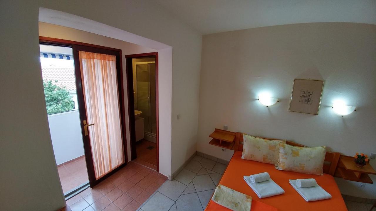 Apartments And Rooms Bova Baška Εξωτερικό φωτογραφία